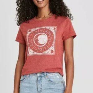 Zoe & Liv - Vintage Astrology/Zodiac Red T Shirt - Size Small
